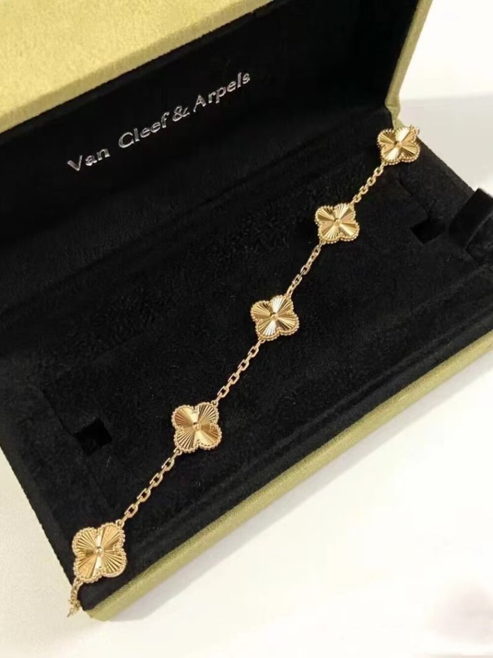 ✨Van Cleef & Arpels Bracelet